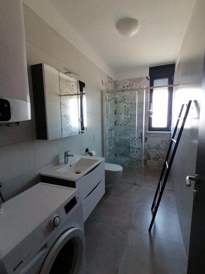 Enjoy Pula - New Apt With Terrace And Free Parking Garage Eksteriør bilde